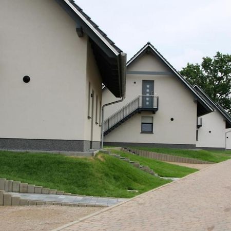 U15 Eg - Charmante Ferienwohnung Am See Mit Kamin, Terrasse Und Wlan In Robel An Der Muritz Extérieur photo